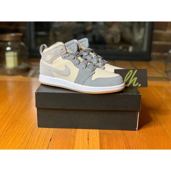 Size 3y Air Jordan 1 Mid "Coconut Milk" - Picture 4 of 5